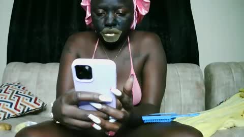 prettyreen online show from February 24, 9:00 am