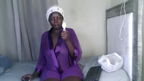 prettysmiles1 online show from September 28, 4:56 pm