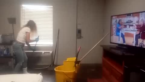 Snapshot of prettytoxic00 chatting on December 4, 8:40 pm Arianna Belle online show from December 4, 8:40 pm