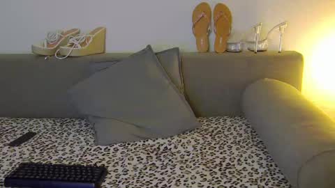 prettyvanessa online show from March 3, 12:58 pm