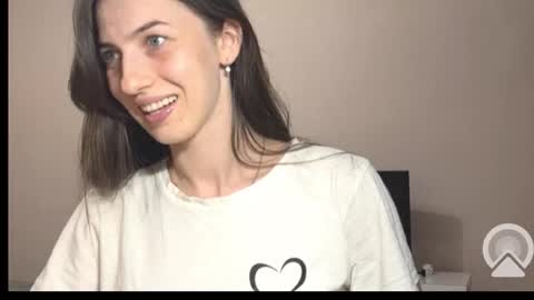 Snapshot of prettyyy_angel chatting on September 19, 4:40 pm prettyyy_angel online show from September 19, 4:40 pm