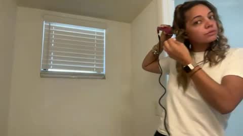 prettyyykittyyy22 online show from February 13, 5:31 pm