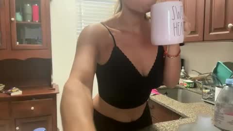 prettyyykittyyy22 online show from March 7, 2:36 pm