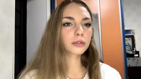 Amelia online show from November 13, 7:35 pm