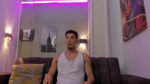 Snapshot of prince_arthur77 chatting on January 15, 3:50 pm prince_arthur77 online show from January 15, 3:50 pm