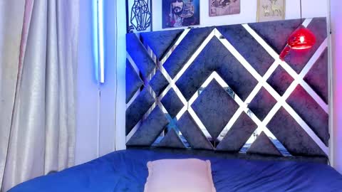 Snapshot of prince_arthur77 chatting on January 16, 12:53 pm prince_arthur77 online show from January 16, 12:53 pm