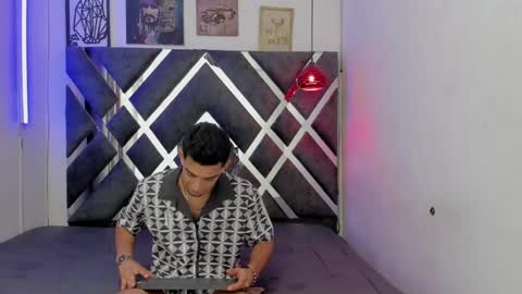 Snapshot of prince_arthur77 chatting on February 4, 3:57 pm prince_arthur77 online show from February 4, 3:57 pm