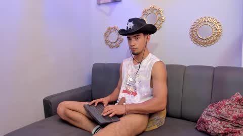 Snapshot of prince_arthur77 chatting on February 12, 6:51 pm prince_arthur77 online show from February 12, 6:51 pm