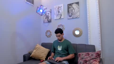 Snapshot of prince_arthur77 chatting on February 13, 12:43 pm prince_arthur77 online show from February 13, 12:43 pm