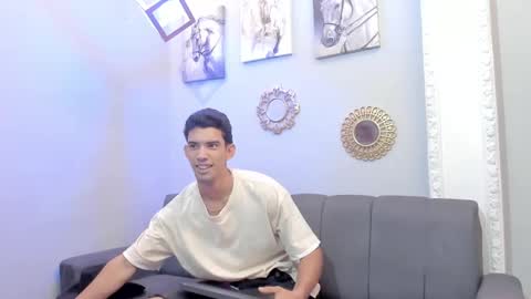 Snapshot of prince_arthur77 chatting on March 12, 3:40 pm prince_arthur77 online show from March 12, 3:40 pm