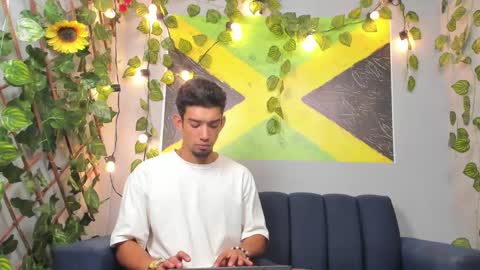 Snapshot of prince_arthur77 chatting on November 6, 2:51 pm prince_arthur77 online show from November 6, 2:51 pm