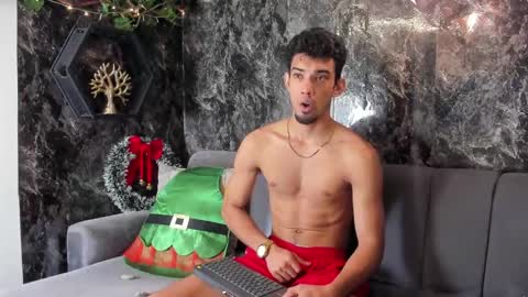 Snapshot of prince_arthur77 chatting on November 11, 2:50 pm prince_arthur77 online show from November 11, 2:50 pm