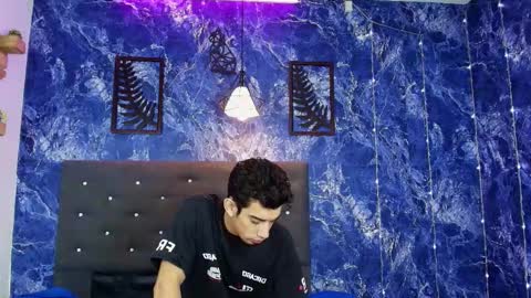 Snapshot of prince_arthur77 chatting on November 15, 2:13 pm prince_arthur77 online show from November 15, 2:13 pm