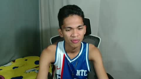 Snapshot of princeofcumxxx chatting on December 1, 4:40 pm Mel online show from December 1, 4:40 pm