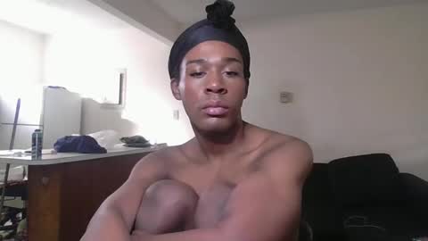 Snapshot of princeofmisfit chatting on November 17, 7:52 pm princeofmisfit online show from November 17, 7:52 pm