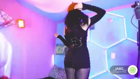 Snapshot of princesita_valija chatting on October 17, 1:09 am Beth online show from October 17, 1:09 am