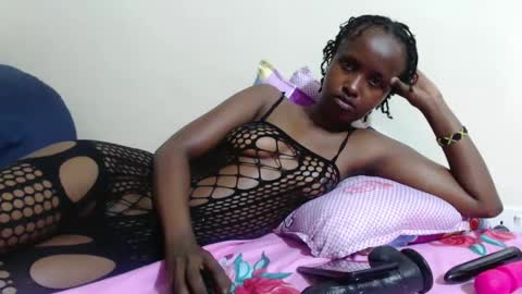 Snapshot of princeslov1 chatting on October 13, 8:03 am Shan online show from October 13, 8:03 am