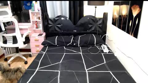 Snapshot of princess_018 chatting on October 13, 8:53 pm Shane online show from October 13, 8:53 pm