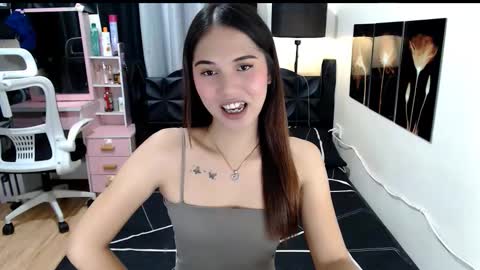 Snapshot of princess_018 chatting on October 15, 1:39 am Shane online show from October 15, 1:39 am