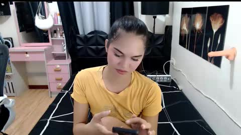 Snapshot of princess_018 chatting on October 26, 5:02 am Shane online show from October 26, 5:02 am