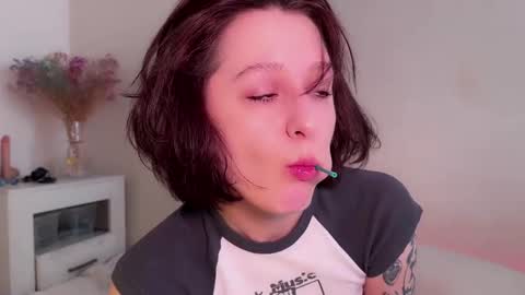 Snapshot of princess_euphoria chatting on February 18, 5:31 am Kristina online show from February 18, 5:31 am