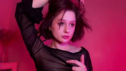 Snapshot of princess_euphoria chatting on February 19, 2:01 am Kristina online show from February 19, 2:01 am