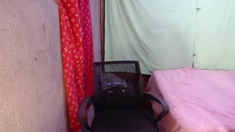 margux online show from April 18, 2:48 am