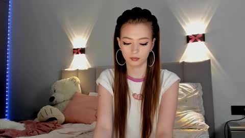 Princess Diana online show from December 17, 10:00 pm