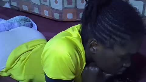 Snapshot of princess_scovia chatting on October 16, 3:07 am princess_scovia online show from October 16, 3:07 am