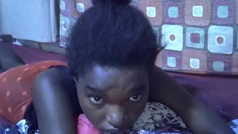 Snapshot of princess_scovia chatting on October 27, 8:07 am princess_scovia online show from October 27, 8:07 am