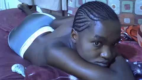 Snapshot of princess_scovia chatting on November 1, 12:01 am princess_scovia online show from November 1, 12:01 am