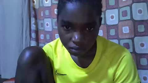 Snapshot of princess_scovia chatting on November 13, 4:00 am princess_scovia online show from November 13, 4:00 am