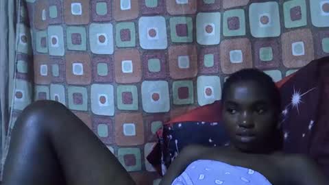 Snapshot of princess_scovia chatting on November 13, 6:29 pm princess_scovia online show from November 13, 6:29 pm