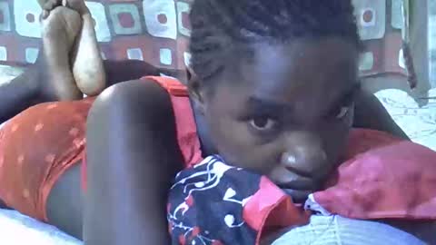 Snapshot of princess_scovia chatting on November 23, 1:33 pm princess_scovia online show from November 23, 1:33 pm