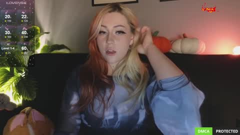 Snapshot of princess_sofiee chatting on January 20, 8:29 pm Yo Im Sofiee online show from January 20, 8:29 pm