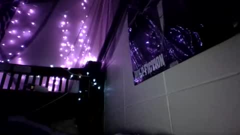 Snapshot of princesshollylove chatting on November 5, 3:17 am Holly love online show from November 5, 3:17 am