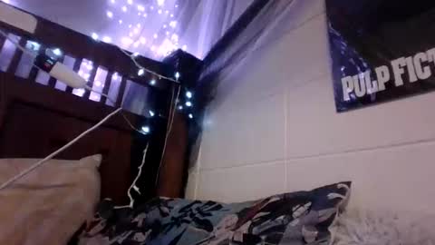 Snapshot of princesshollylove chatting on November 13, 10:52 pm Holly love online show from November 13, 10:52 pm