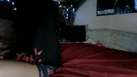 Snapshot of princesshollylove chatting on December 4, 6:23 am Holly love online show from December 4, 6:23 am