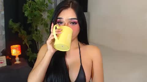 PrincessDONT FORGET TO FOLLOW ME online show from December 1, 5:02 pm