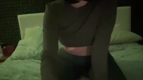 Snapshot of princesss99495055 chatting on February 24, 10:14 pm PureLust Couple online show from February 24, 10:14 pm