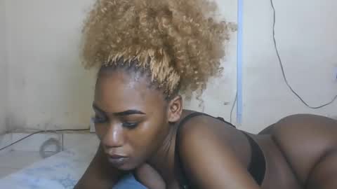 Snapshot of princesssweetass2 chatting on November 4, 12:32 am FENNY online show from November 4, 12:32 am