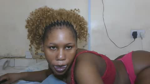Snapshot of princesssweetass2 chatting on November 26, 12:33 am FENNY online show from November 26, 12:33 am