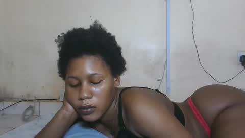 Snapshot of princesssweetass2 chatting on December 2, 12:27 am FENNY online show from December 2, 12:27 am