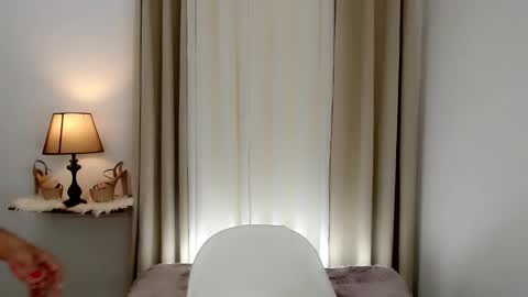 princessyanzy1 online show from January 3, 4:55 am