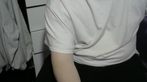 Snapshot of princezuko69 chatting on February 15, 12:59 am princezuko69 online show from February 15, 12:59 am