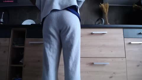 Snapshot of private_space chatting on October 28, 7:34 am Space online show from October 28, 7:34 am