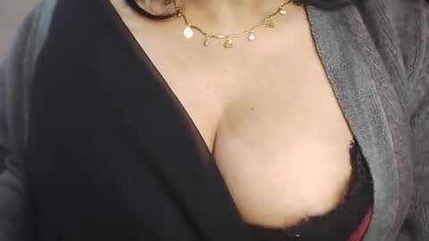 priyu_ online show from January 16, 2:10 pm