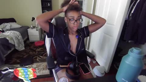 Snapshot of productivepussy chatting on September 19, 4:18 pm ProductivePorn online show from September 19, 4:18 pm