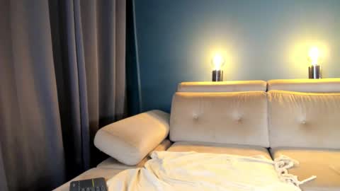 Snapshot of project_raven chatting on September 12, 6:30 pm Raven but you can call me sweetie or honey too online show from September 12, 6:30 pm