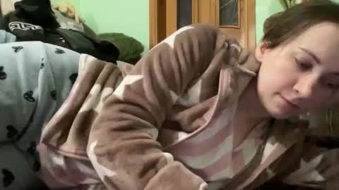 Snapshot of proud_sweet_21 chatting on December 2, 12:16 am proud sweet 21 online show from December 2, 12:16 am